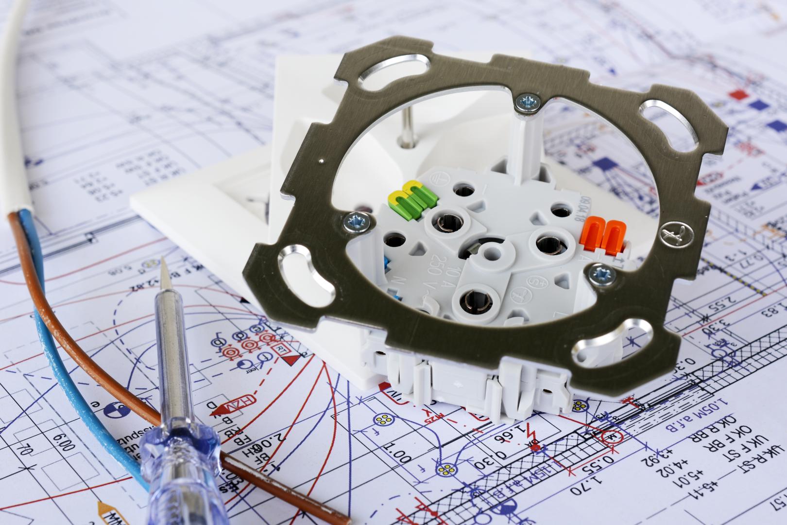 Cum identifici cablurile electrice &icirc;nainte să găurești un perete