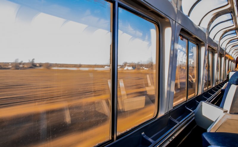 O să avem cu ce merge la mare. „Trenurile Soarelui” revin de vineri